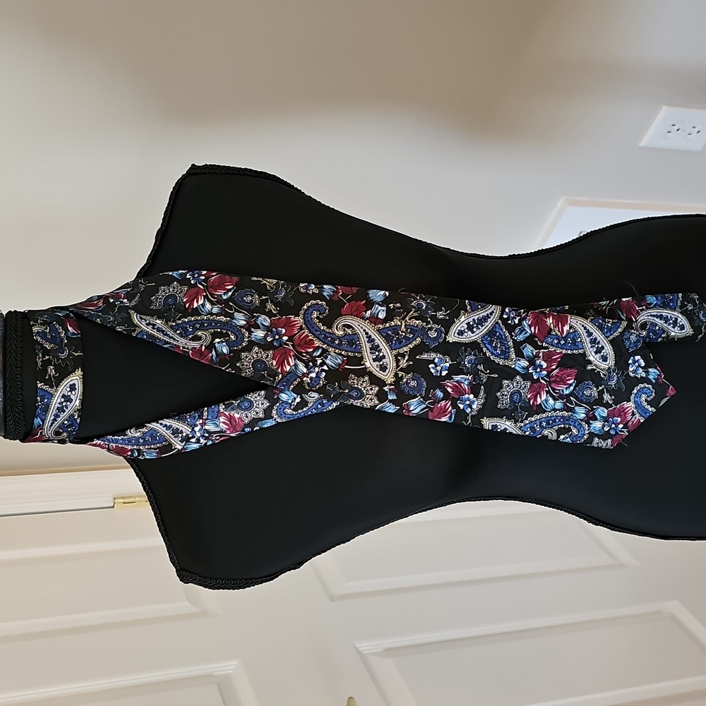 Tie - Picture 4 of 14